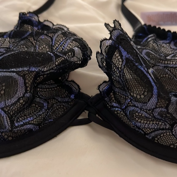 Never Worn Sexy Fenty Lace Bra - NWT - Picture 4 of 6